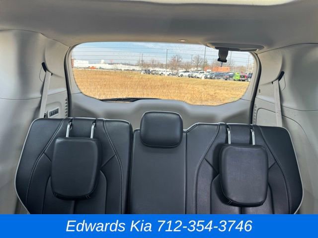 Used 2021 Chrysler Pacifica Limited image 17