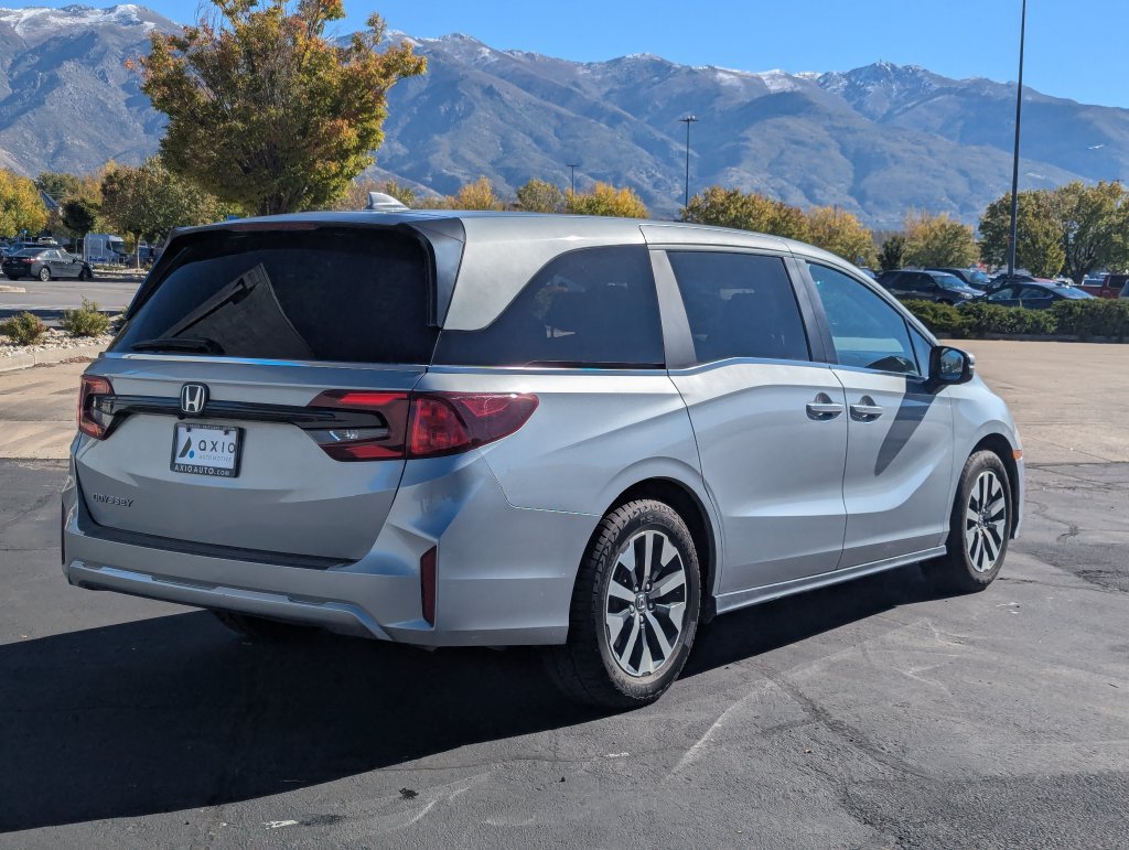 Used 2025 Honda Odyssey EX-L image 3