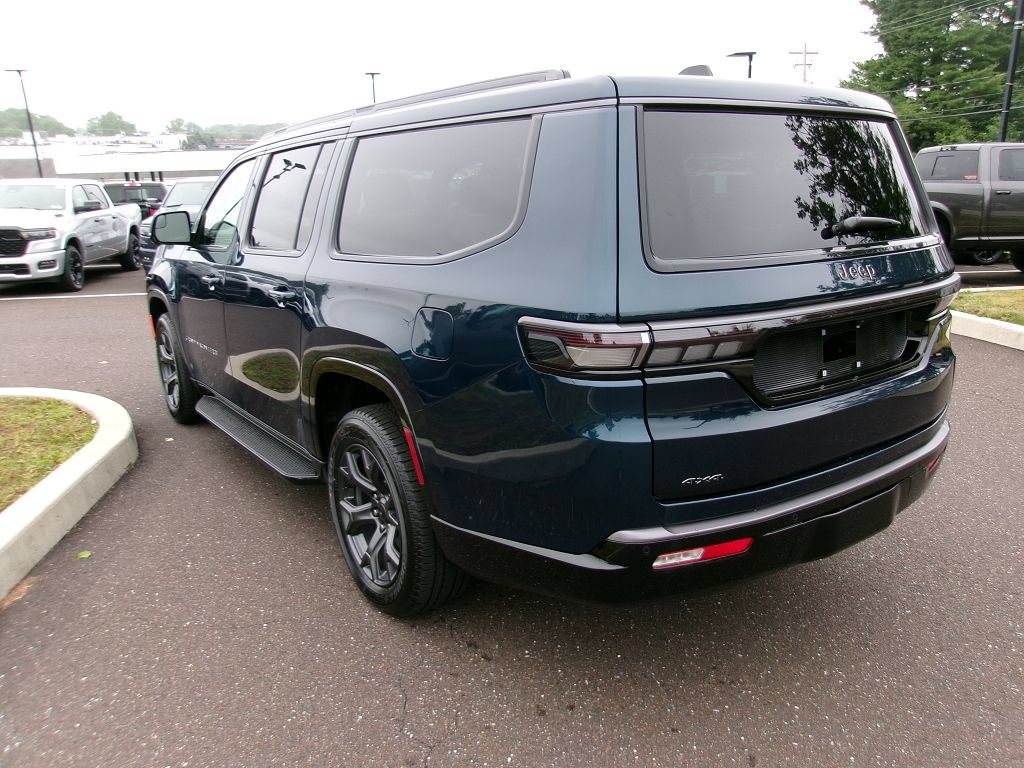 New 2026 Jeep Grand Wagoneer L Limited w/ Convenience Group I AWD/4WD image 4