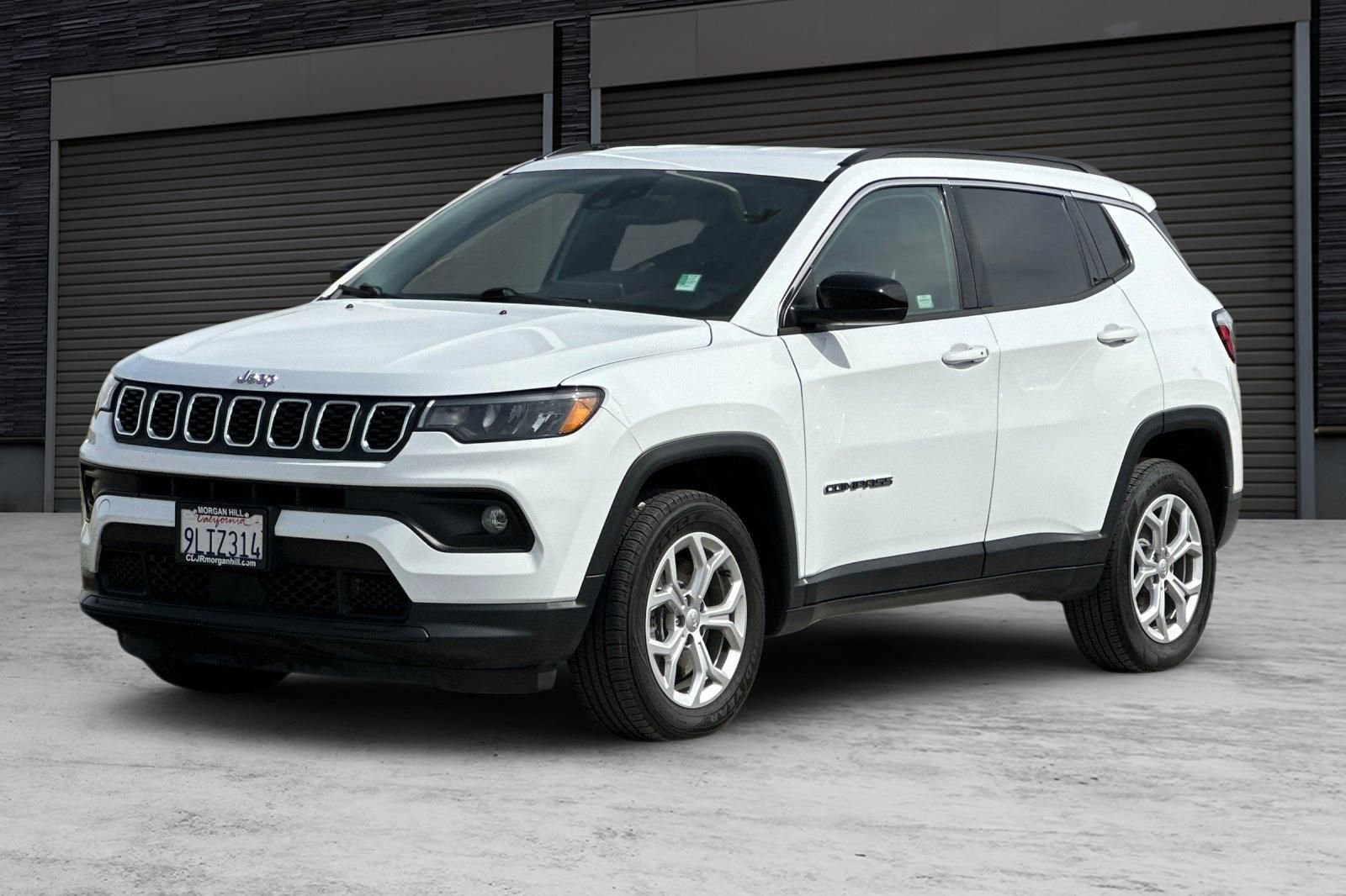 Used 2024 Jeep Compass Latitude image 9