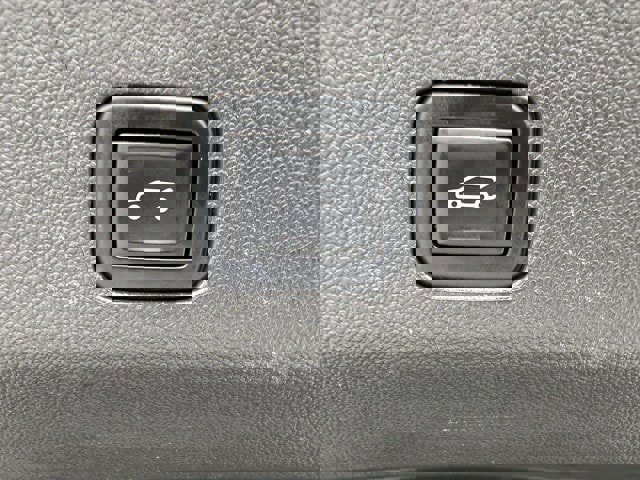 Used 2022 GMC Yukon SLT w/ SLT Luxury Package image 17