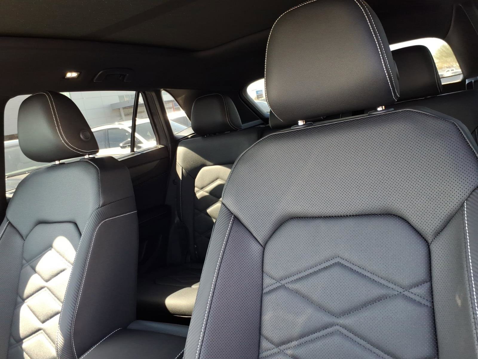 New 2026 Volkswagen Atlas Cross Sport SE image 12