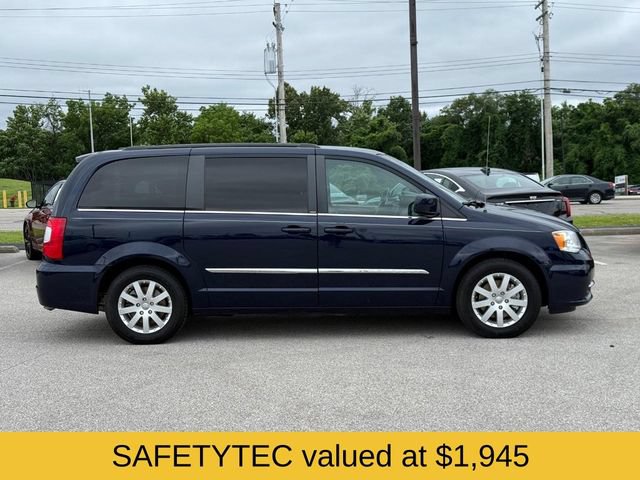 Used 2014 Chrysler Town & Country Touring FWD image 2