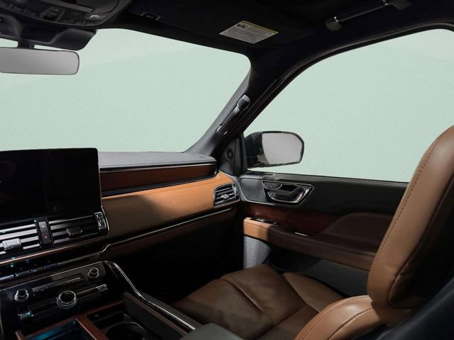 Used 2022 Lincoln Navigator Reserve image 14