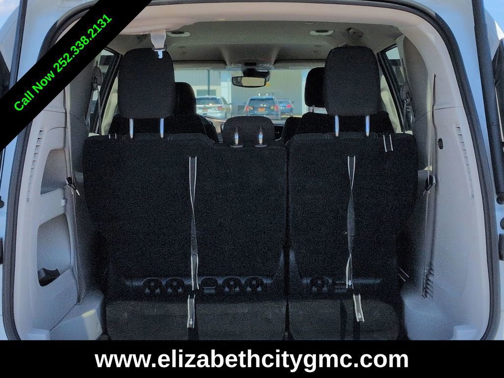 Used 2023 Chrysler Voyager LX FWD image 13