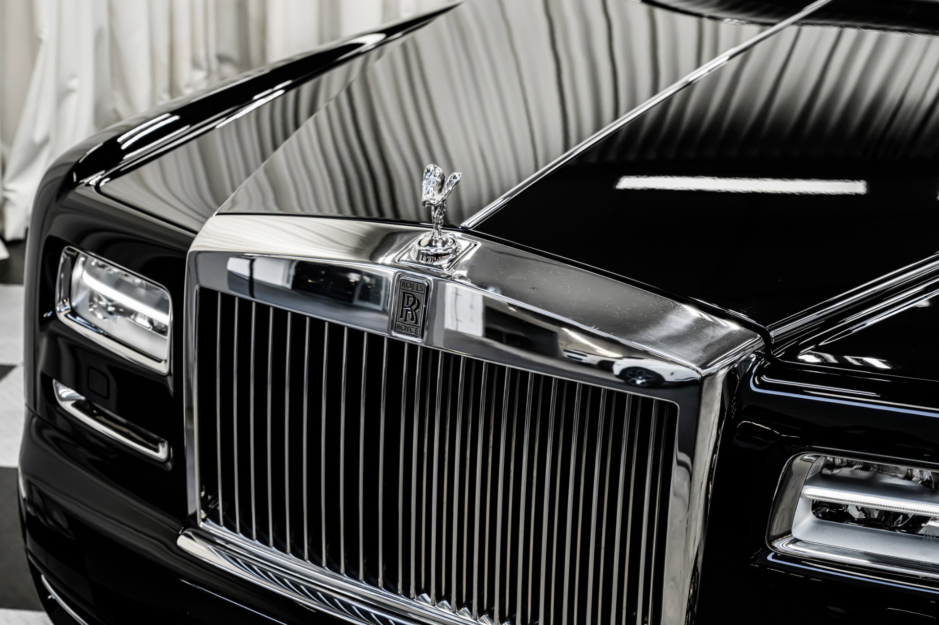 Used 2013 Rolls-Royce Phantom Sedan image 43