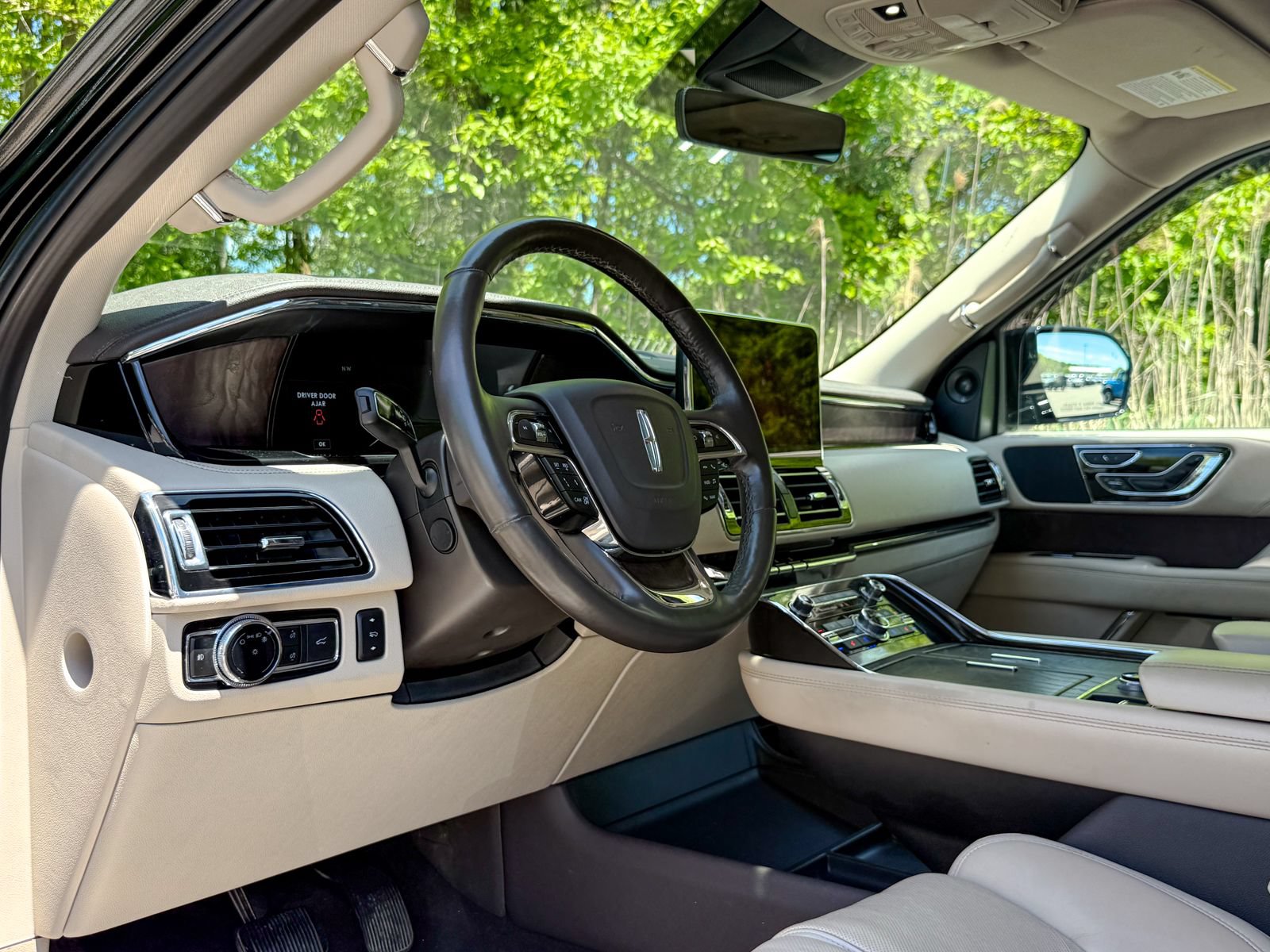 Used 2021 Lincoln Navigator Reserve AWD/4WD image 16