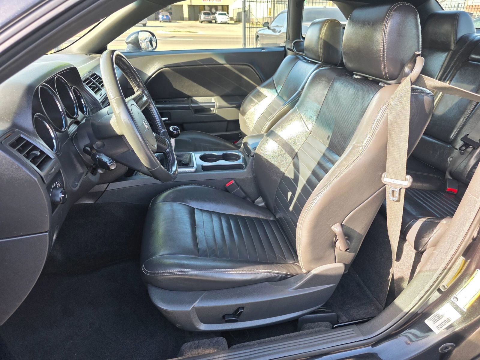 Used 2010 Dodge Challenger R/T image 9