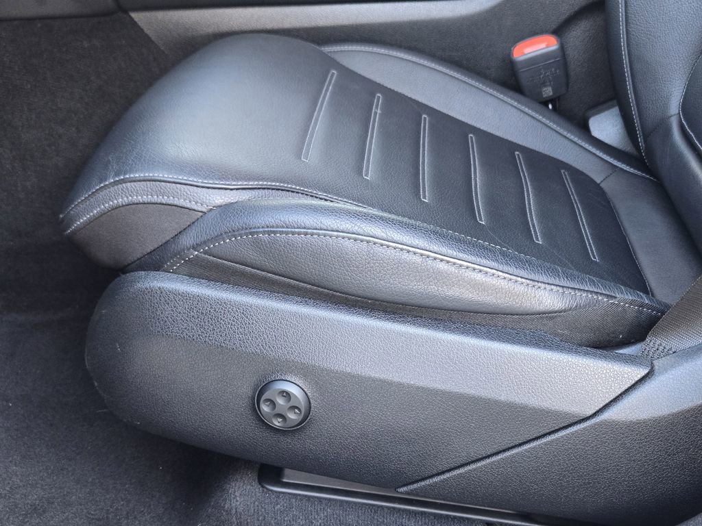 Used 2024 Mercedes-Benz GLC 300 4MATIC image 28