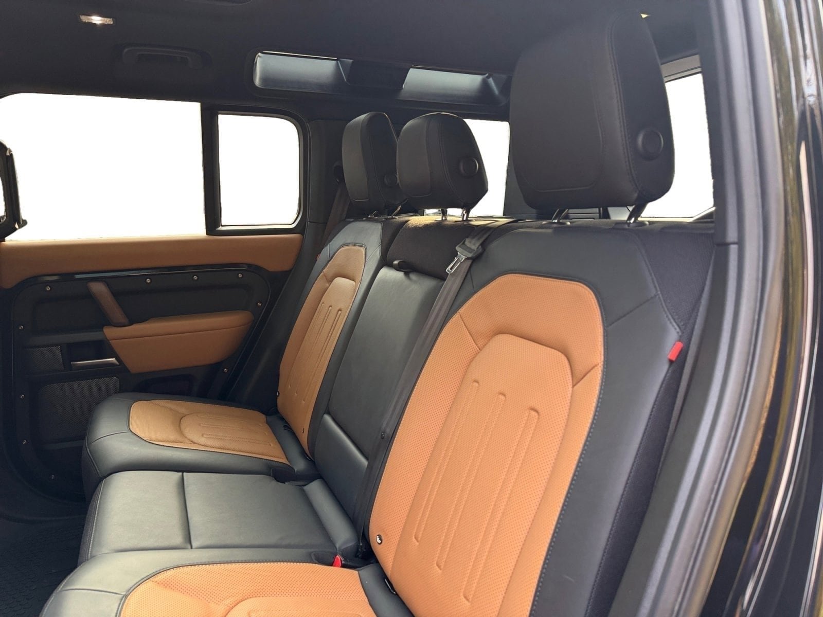 Certified 2024 Land Rover Defender 110 X AWD/4WD image 16