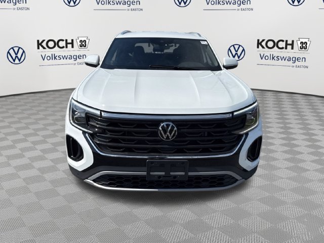Used 2024 Volkswagen Atlas Cross Sport SE AWD/4WD image 2