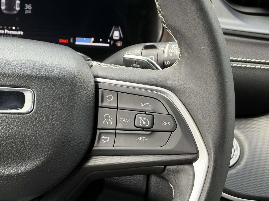 Used 2023 Jeep Grand Cherokee Altitude AWD/4WD image 22