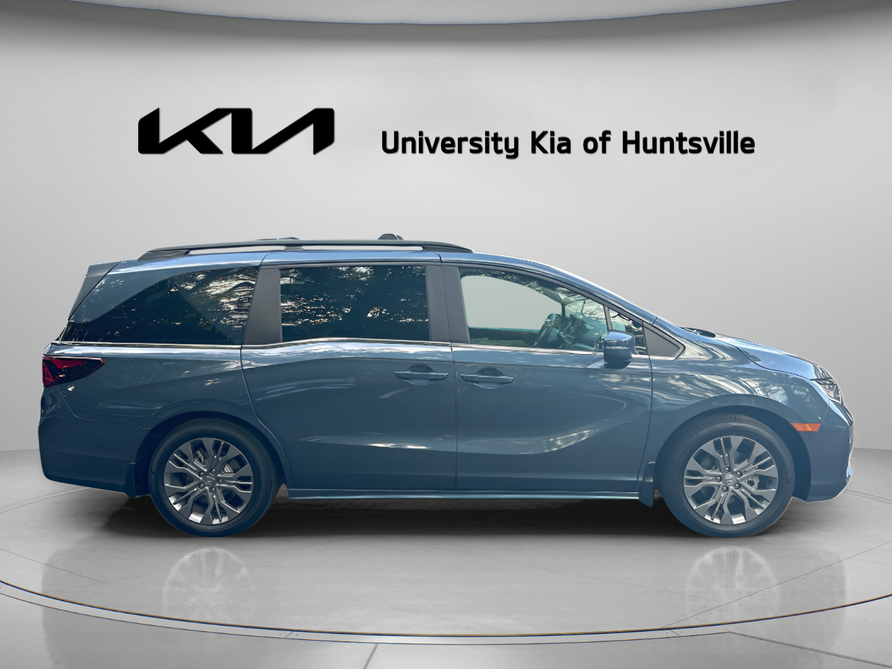 Used 2025 Honda Odyssey Touring image 9