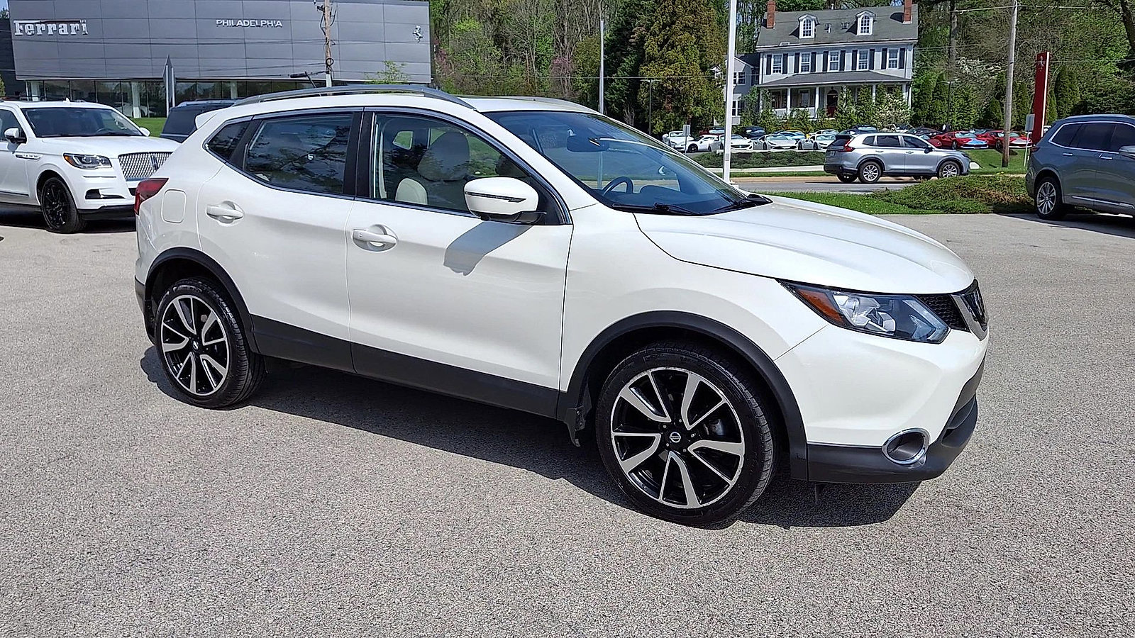 Used 2019 Nissan Rogue Sport SL w/ Premium Package AWD/4WD image 2