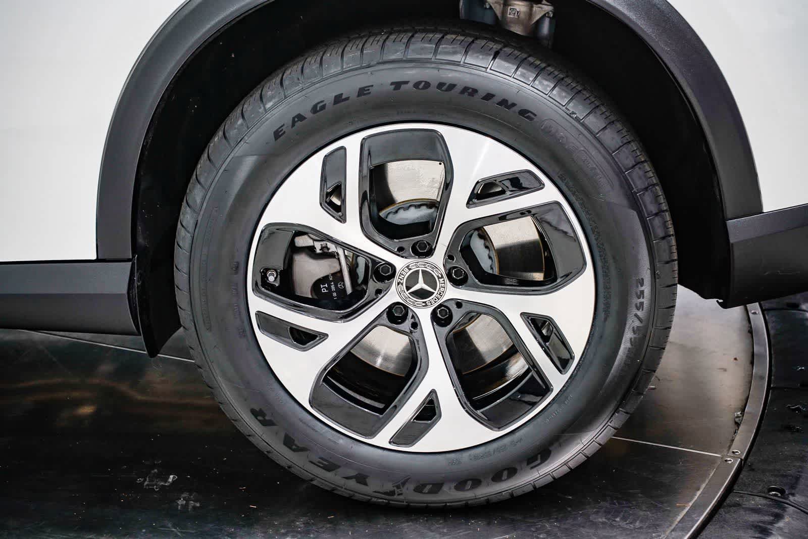 Certified 2025 Mercedes-Benz GLC 350e 4MATIC image 10