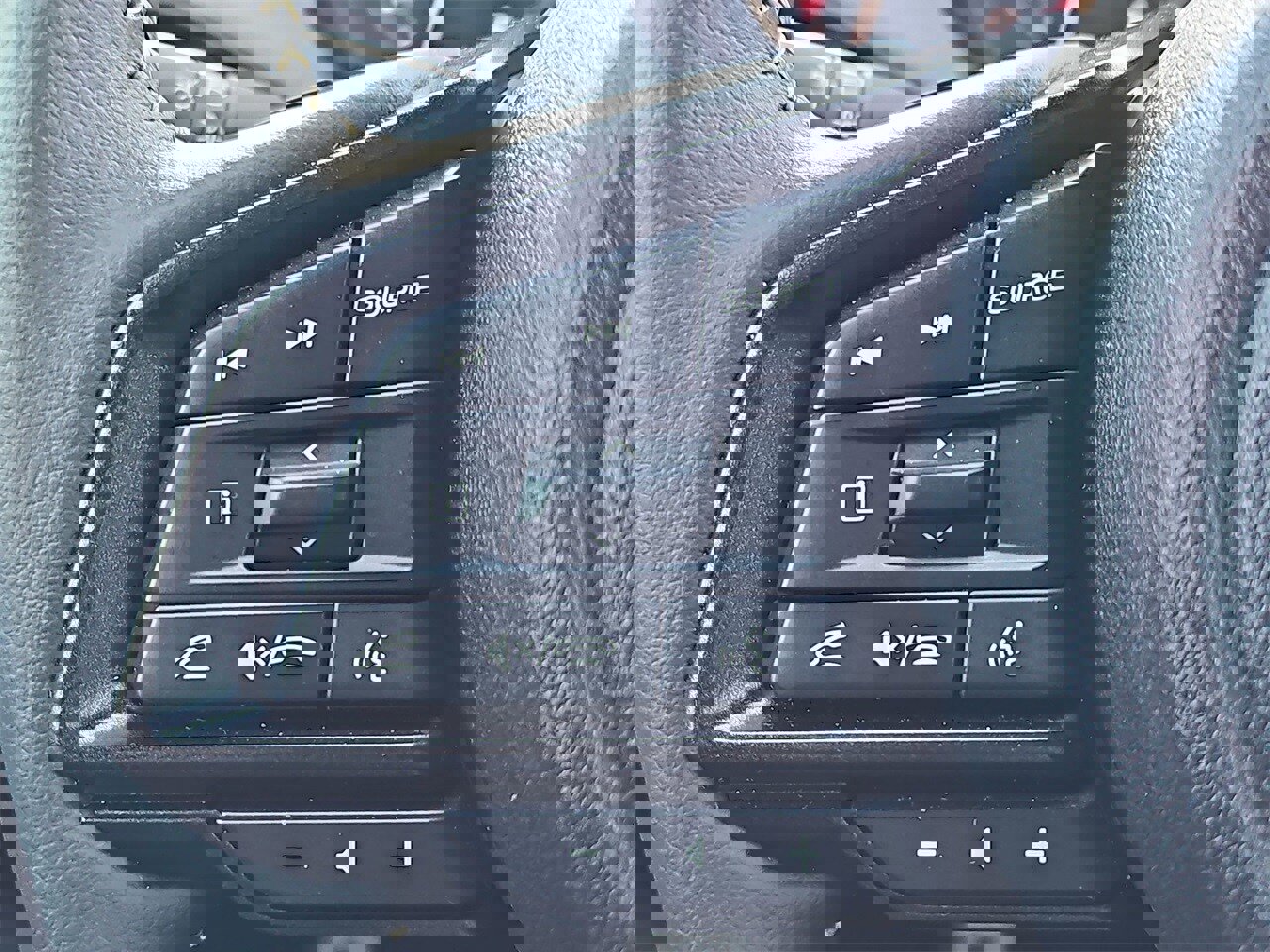 Certified 2025 Subaru Crosstrek 2.5i Sport w/ Crosstrek Mirror Package image 17