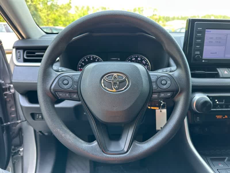 Used 2022 Toyota RAV4 LE AWD/4WD image 24