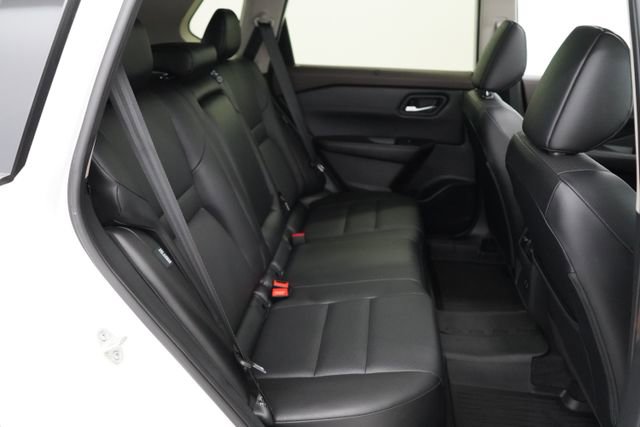 Used 2023 Nissan Rogue SV w/ SV Premium B Package image 70