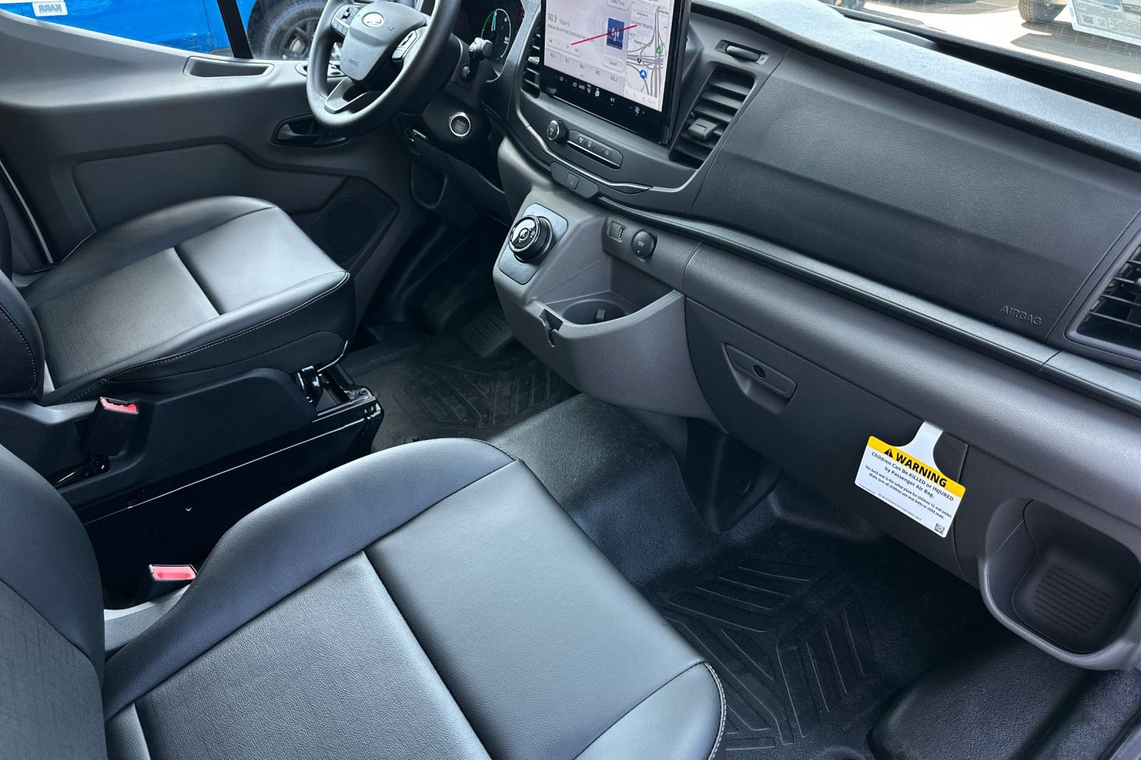 New 2025 Ford E-Transit 148 Medium Roof w/ Load Area Protection Package RWD image 15