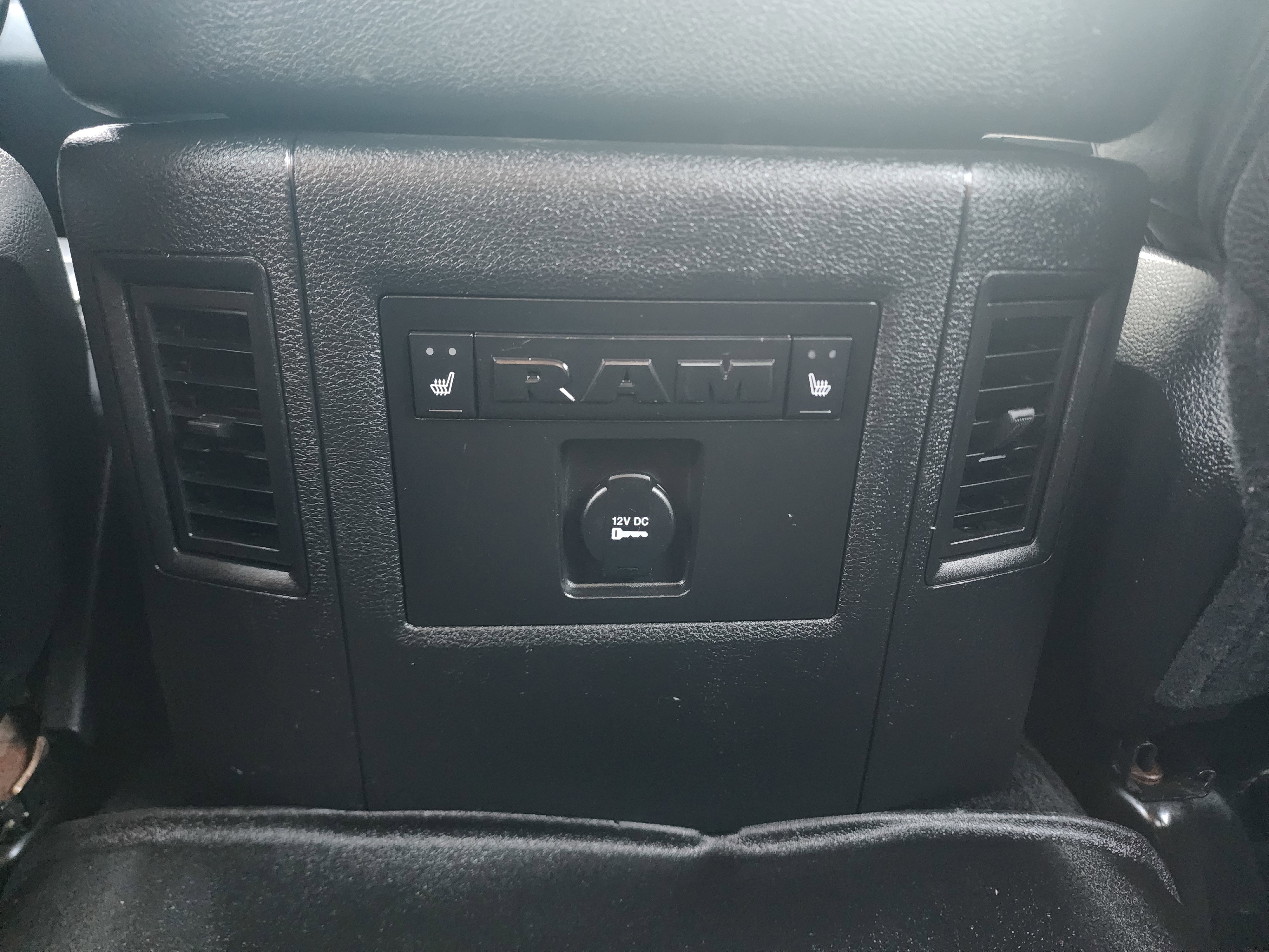 Used 2015 RAM 1500 Limited image 31