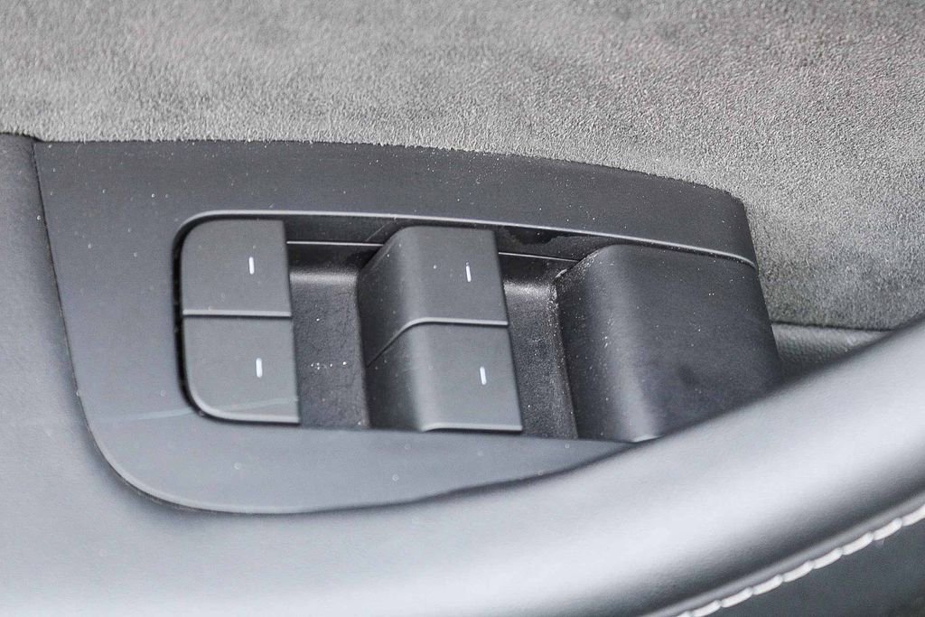 Used 2024 Tesla Model Y Long Range image 20