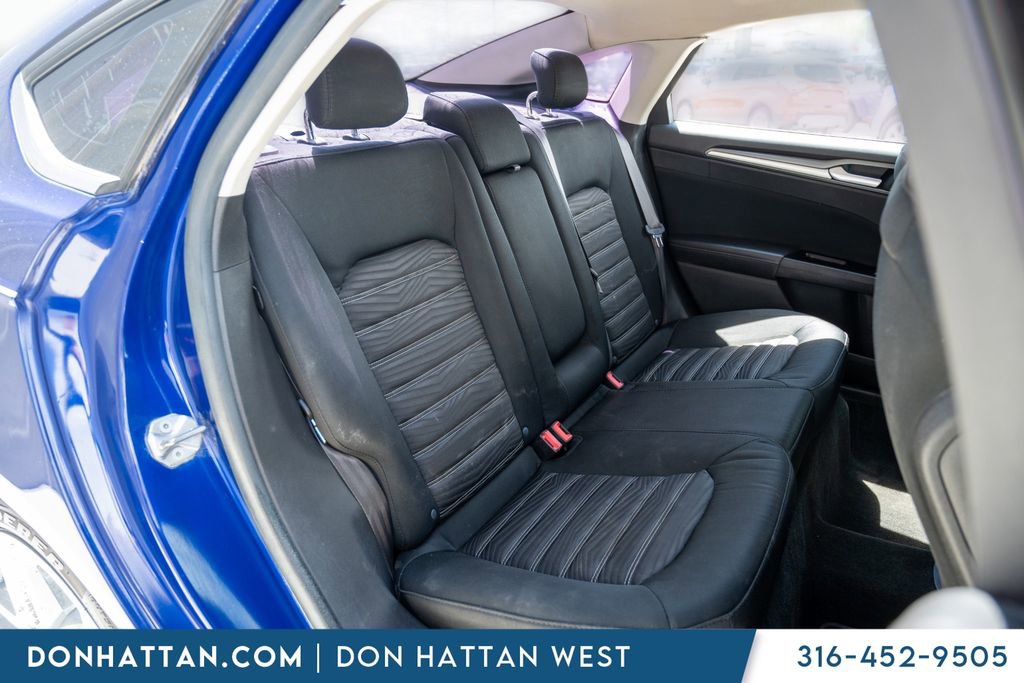 Used 2016 Ford Fusion SE FWD image 22