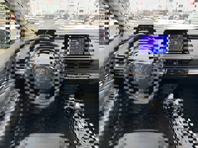 Used 2025 Toyota Prius XLE image 17