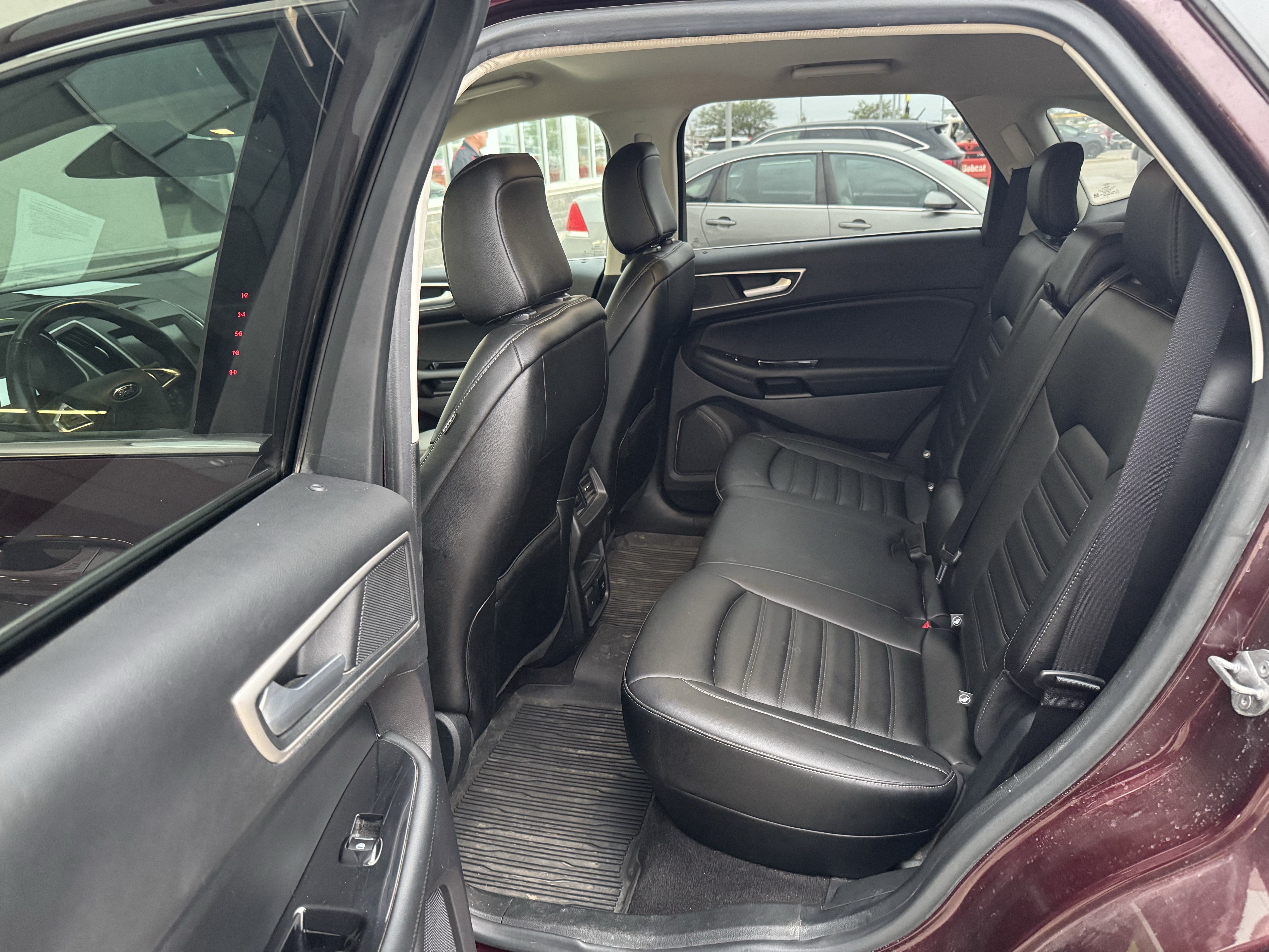 Used 2020 Ford Edge SEL w/ Convenience Package AWD/4WD image 9