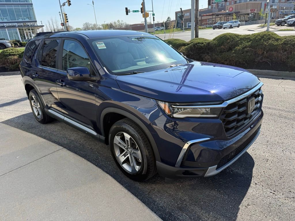 Used 2023 Honda Pilot EX-L image 3