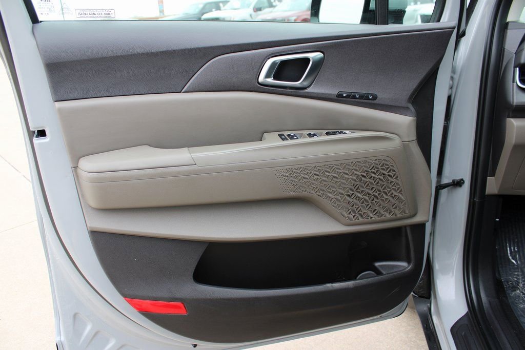 New 2026 Kia Carnival EX FWD image 37