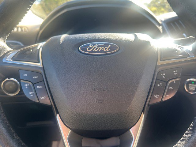 Used 2023 Ford Edge SEL image 14