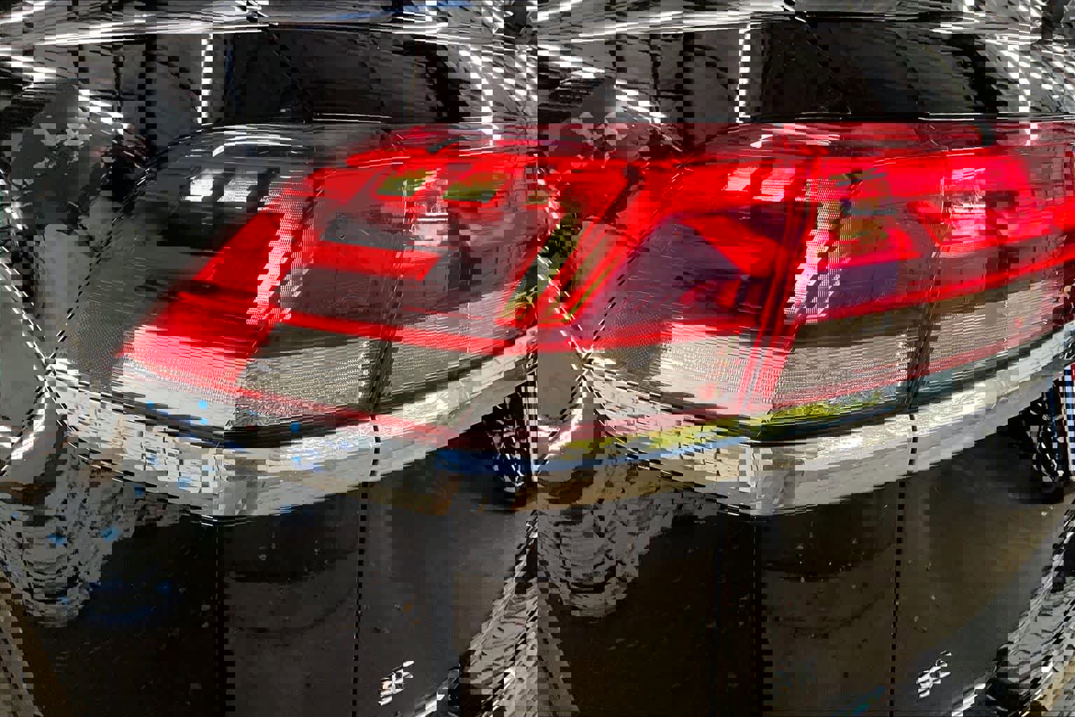 Used 2024 Volkswagen Atlas Cross Sport SE image 31