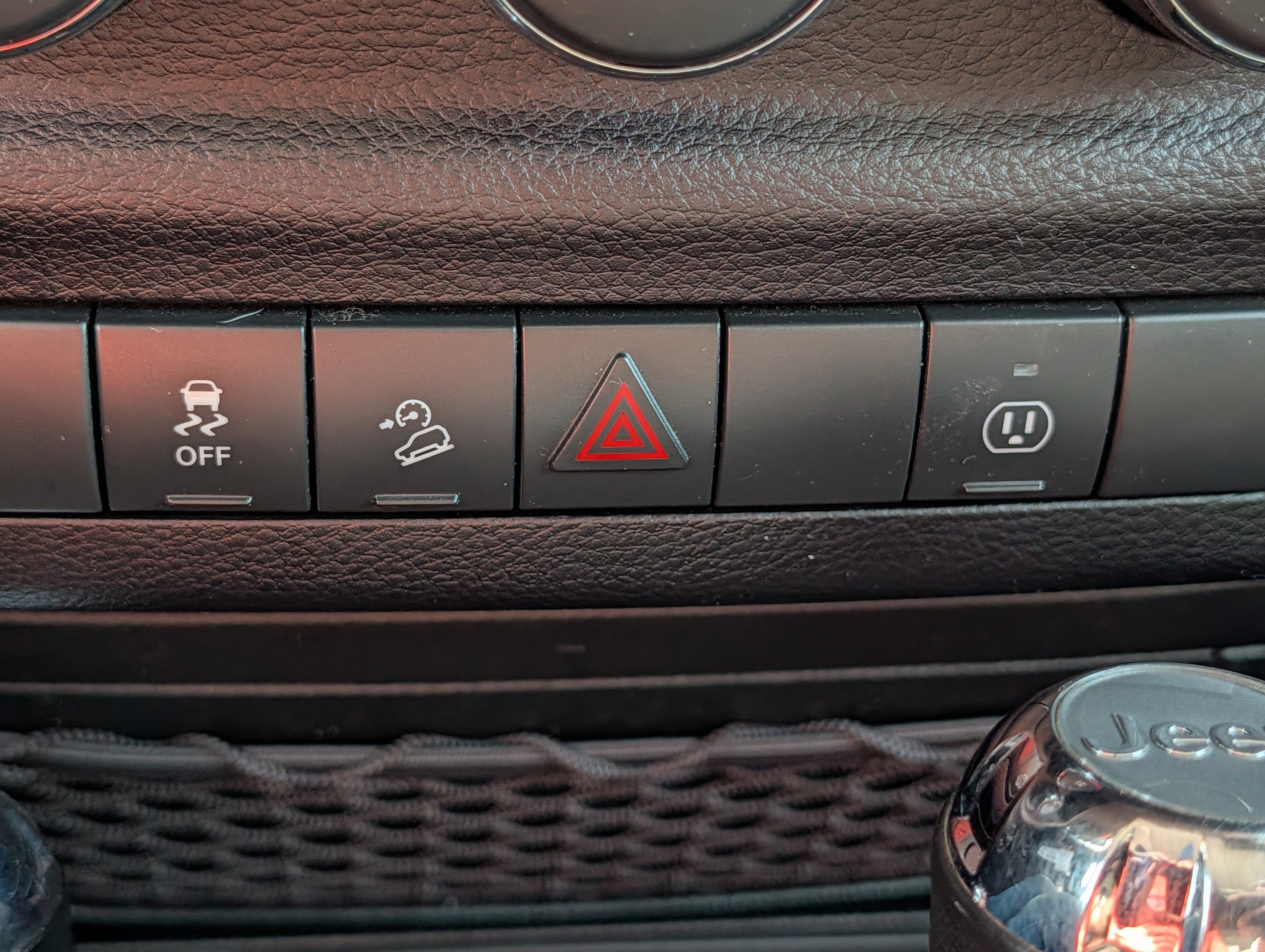 Used 2016 Jeep Wrangler Rubicon w/ Power Convenience Group AWD/4WD image 25