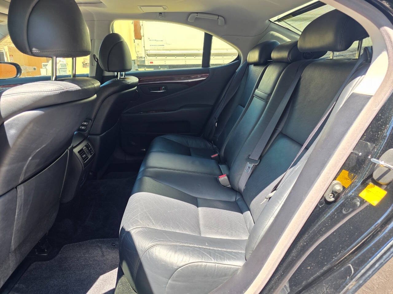 Used 2010 Lexus LS 460 RWD image 31