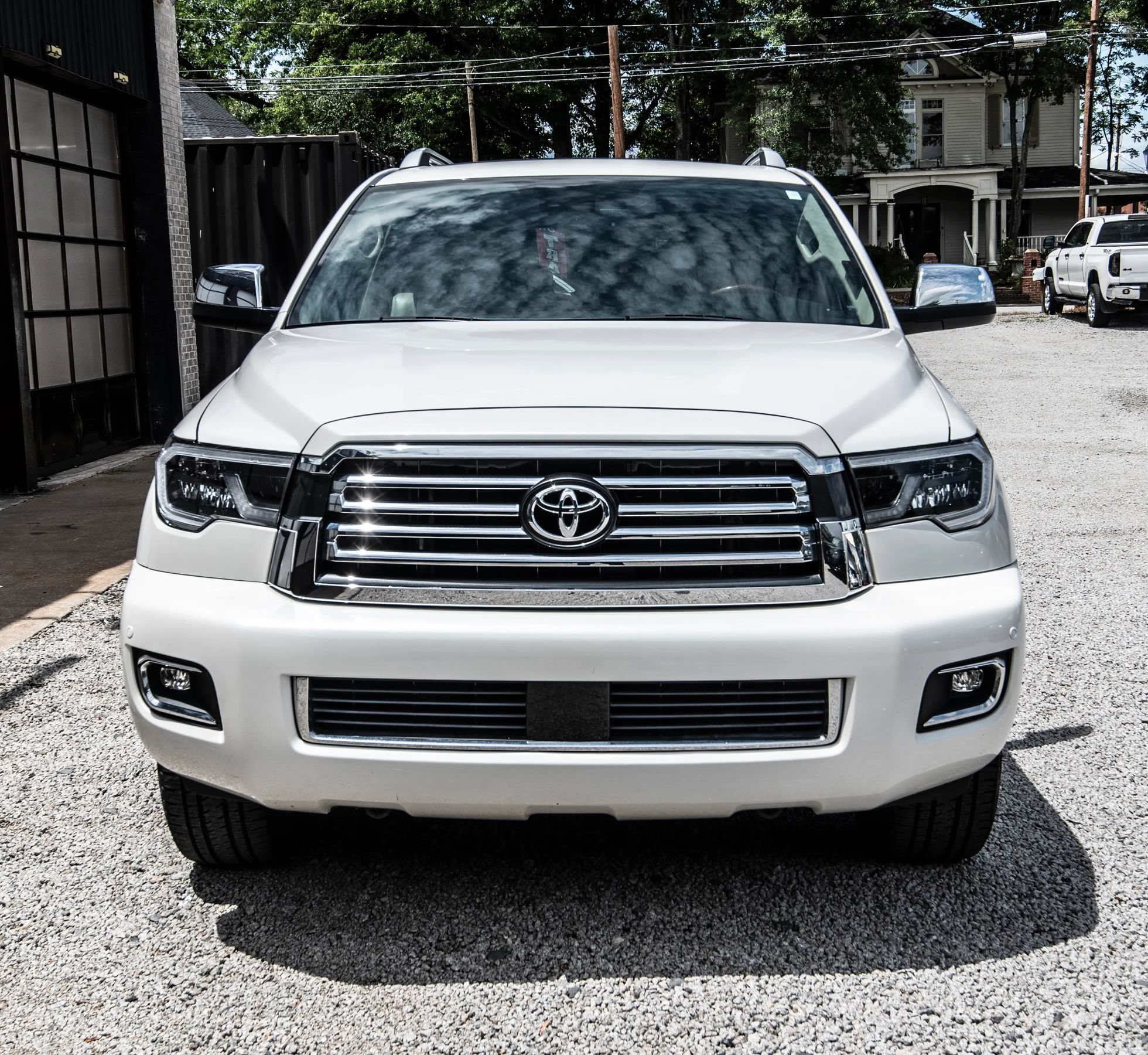 Used 2020 Toyota Sequoia Platinum RWD image 3