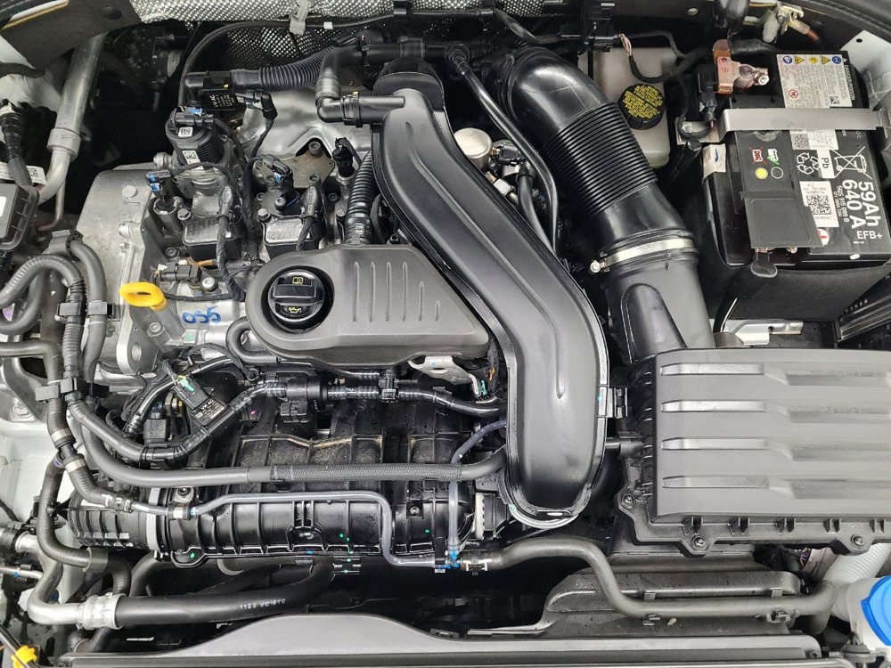 Used 2024 Volkswagen Jetta SE w/ Panoramic Sunroof Package image 30