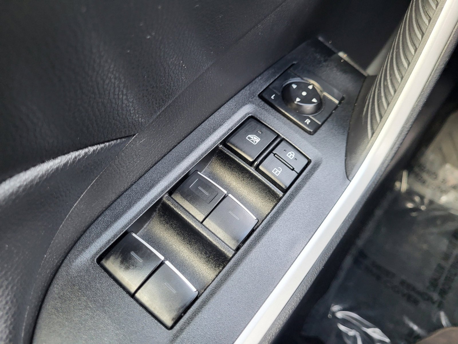 Certified 2025 Toyota RAV4 XLE w/ Convenience Package image 13