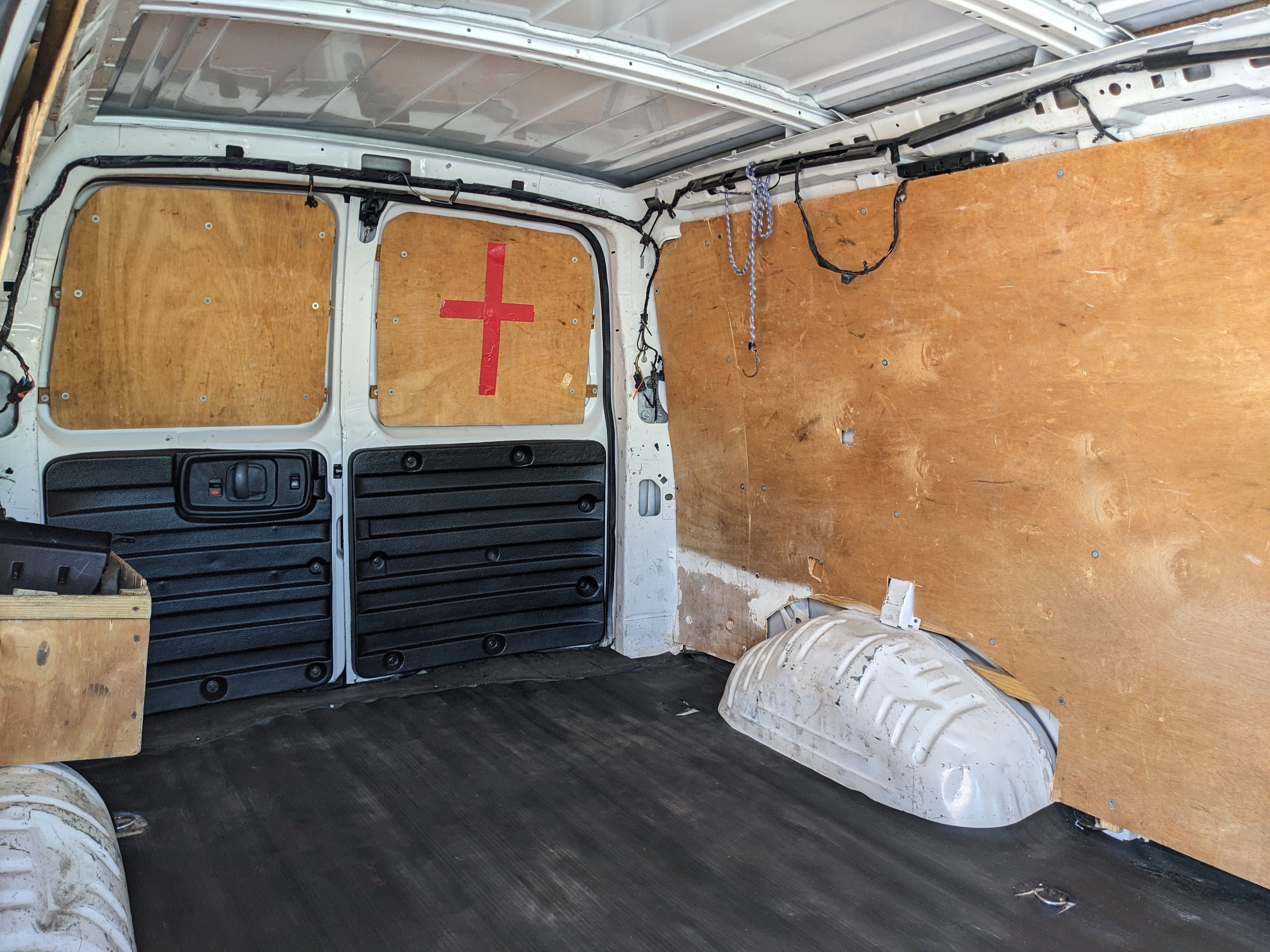 Used 2019 Chevrolet Express 2500 RWD image 21