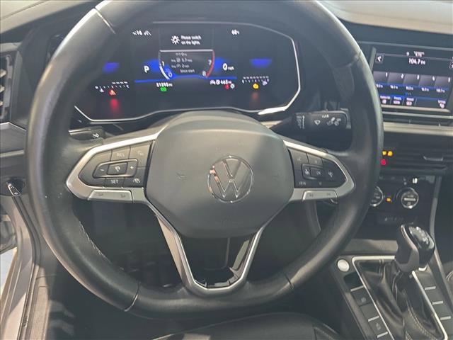 Used 2024 Volkswagen Jetta SE FWD image 19