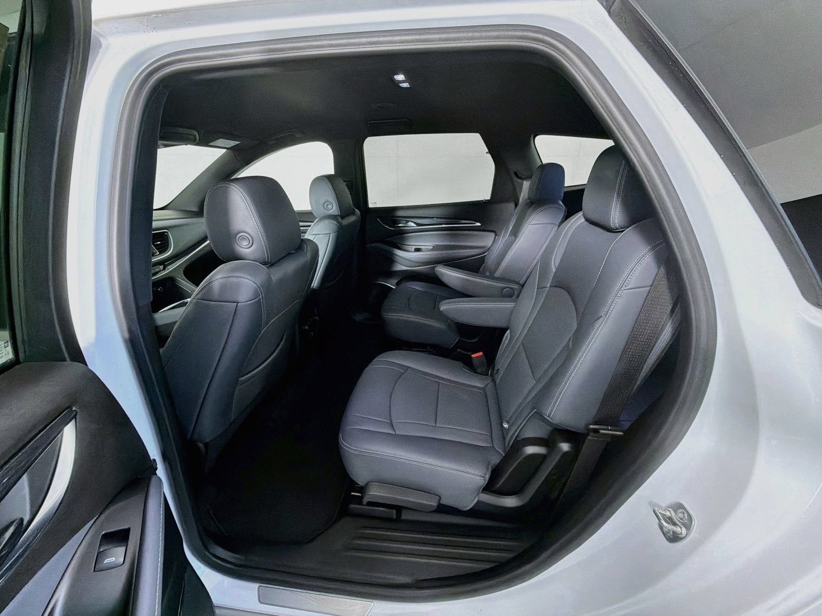 Used 2024 Buick Enclave Essence FWD image 23