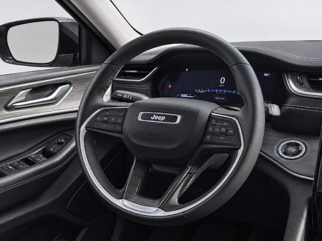 Used 2023 Jeep Grand Cherokee L Limited RWD image 34