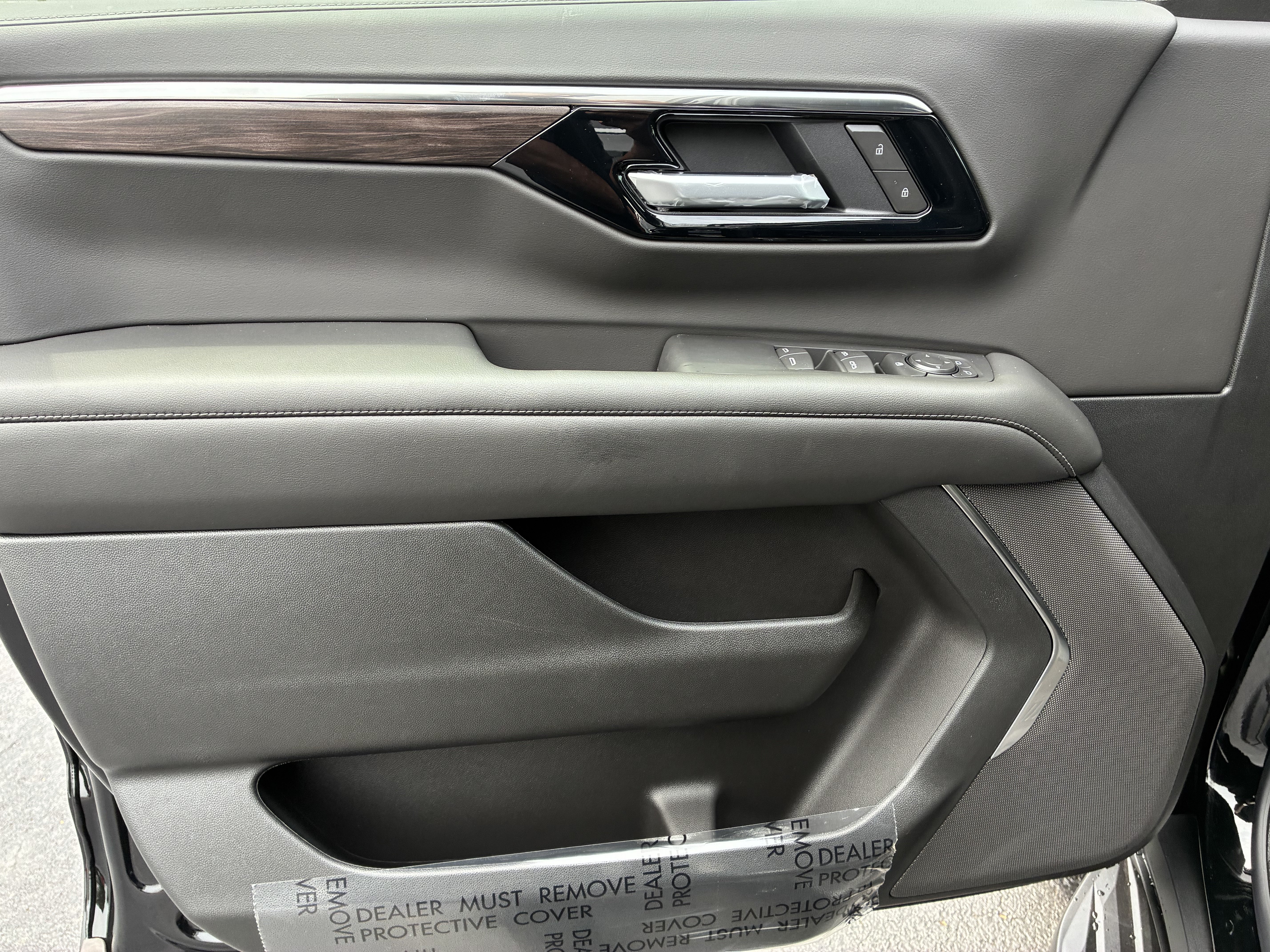 New 2026 Chevrolet Suburban LS w/ Max Trailering Package RWD image 23