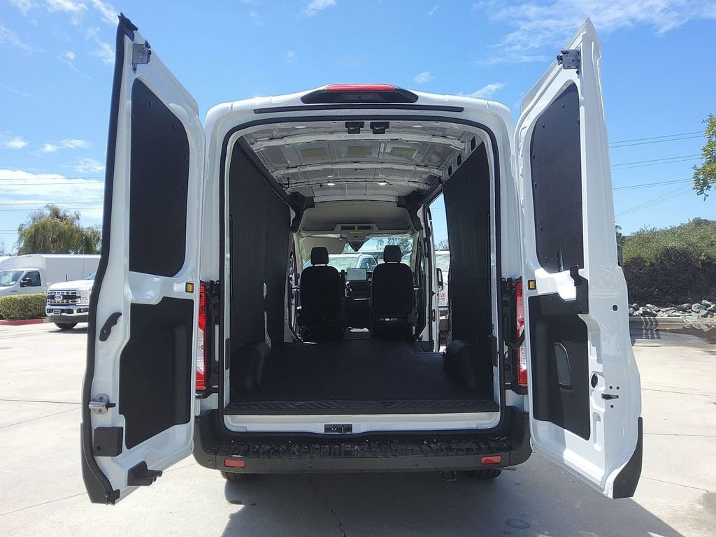 New 2026 Ford Transit 250 148 Medium Roof w/ Load Area Protection Package RWD image 15