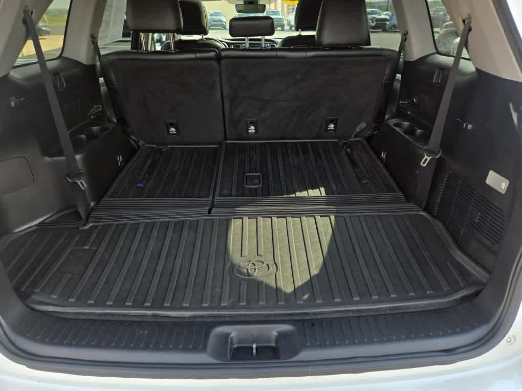 Used 2019 Toyota Highlander XLE AWD/4WD image 18