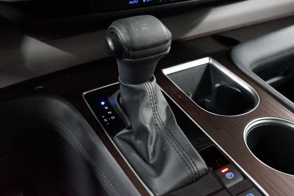 Certified 2023 Toyota Sienna LE FWD image 20