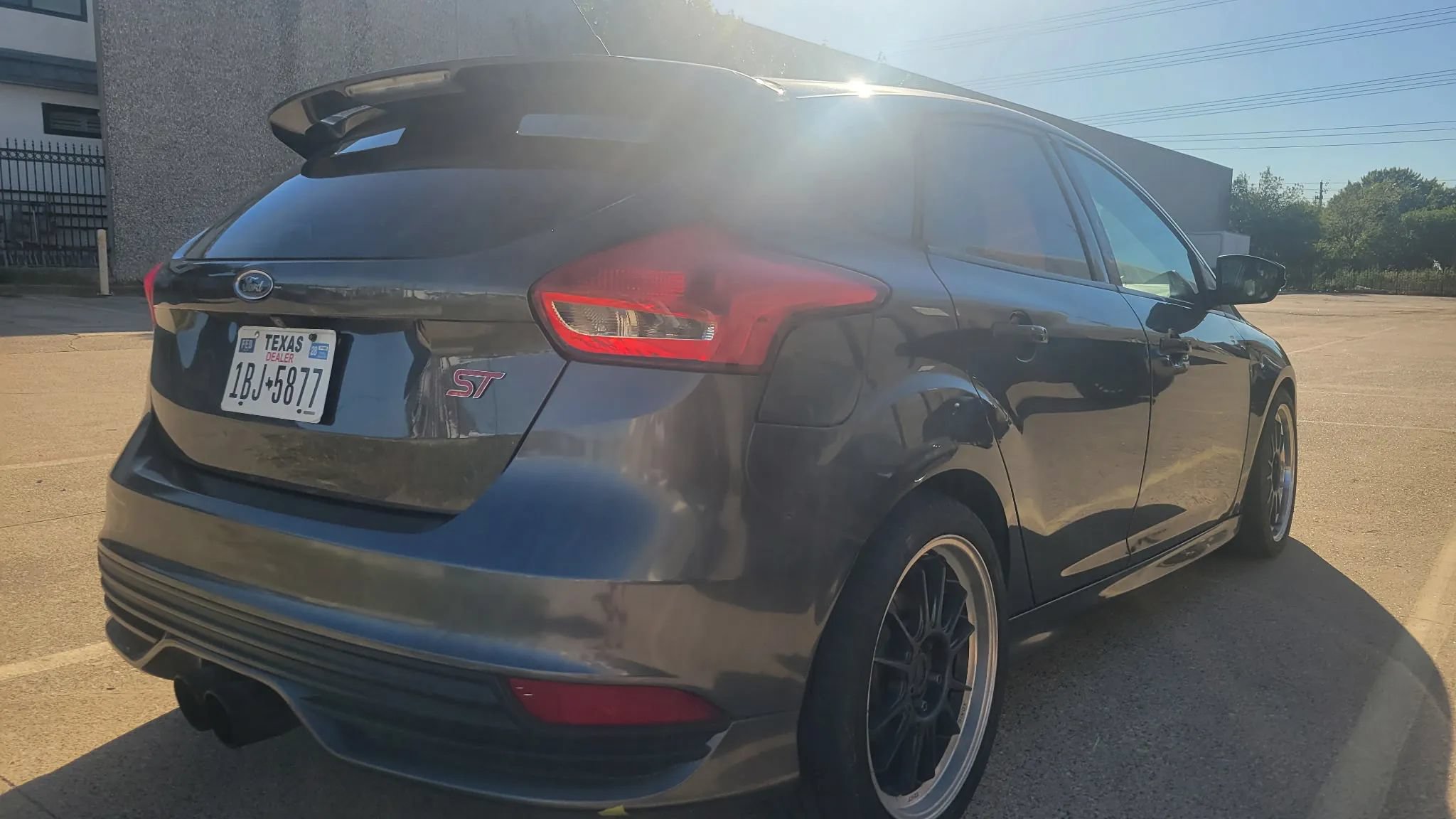 Used 2018 Ford Focus ST w/ Equipment Group 401A FWD image 4