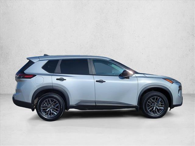 Used 2024 Nissan Rogue S AWD/4WD image 4
