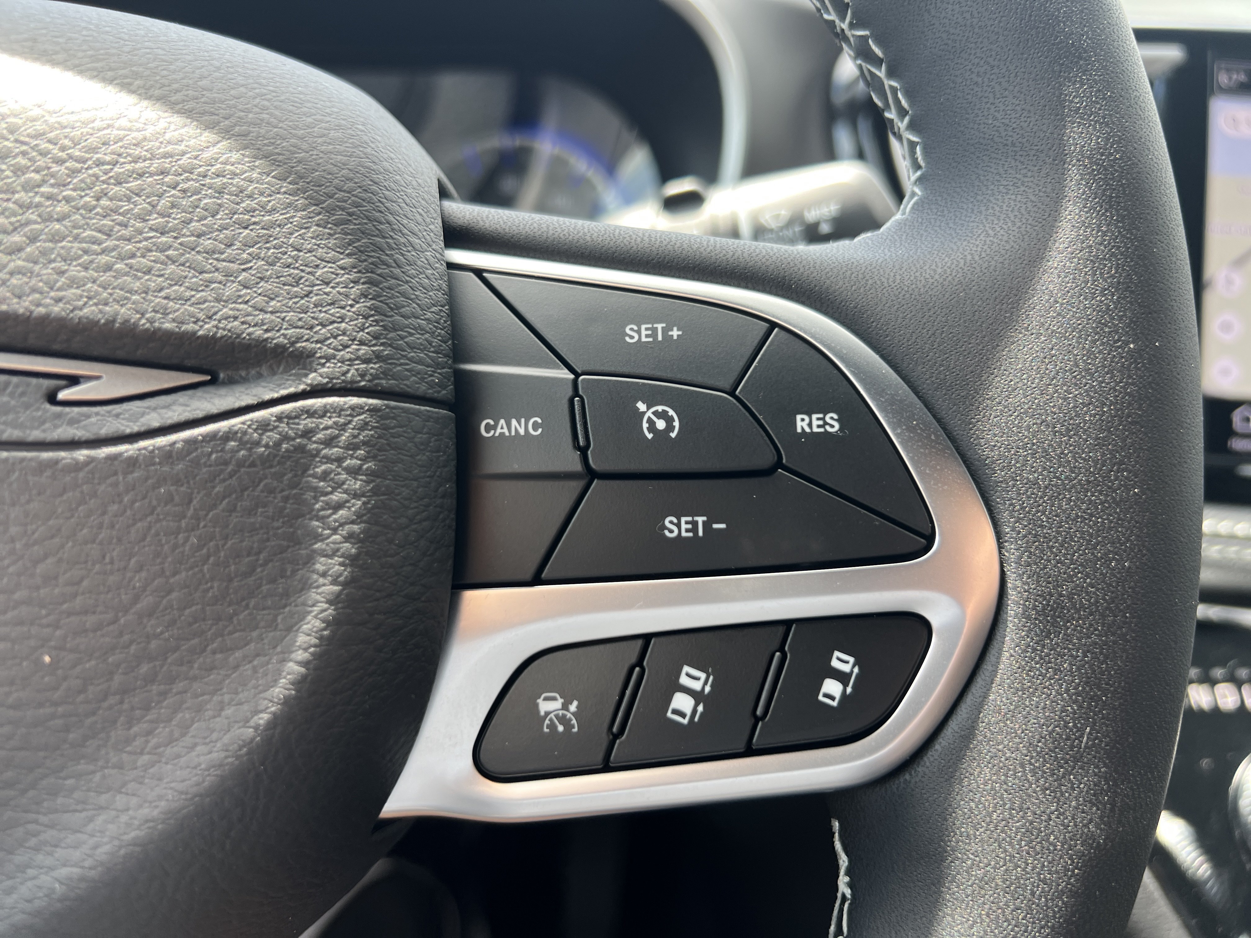 New 2027 Chrysler Pacifica Select FWD image 22