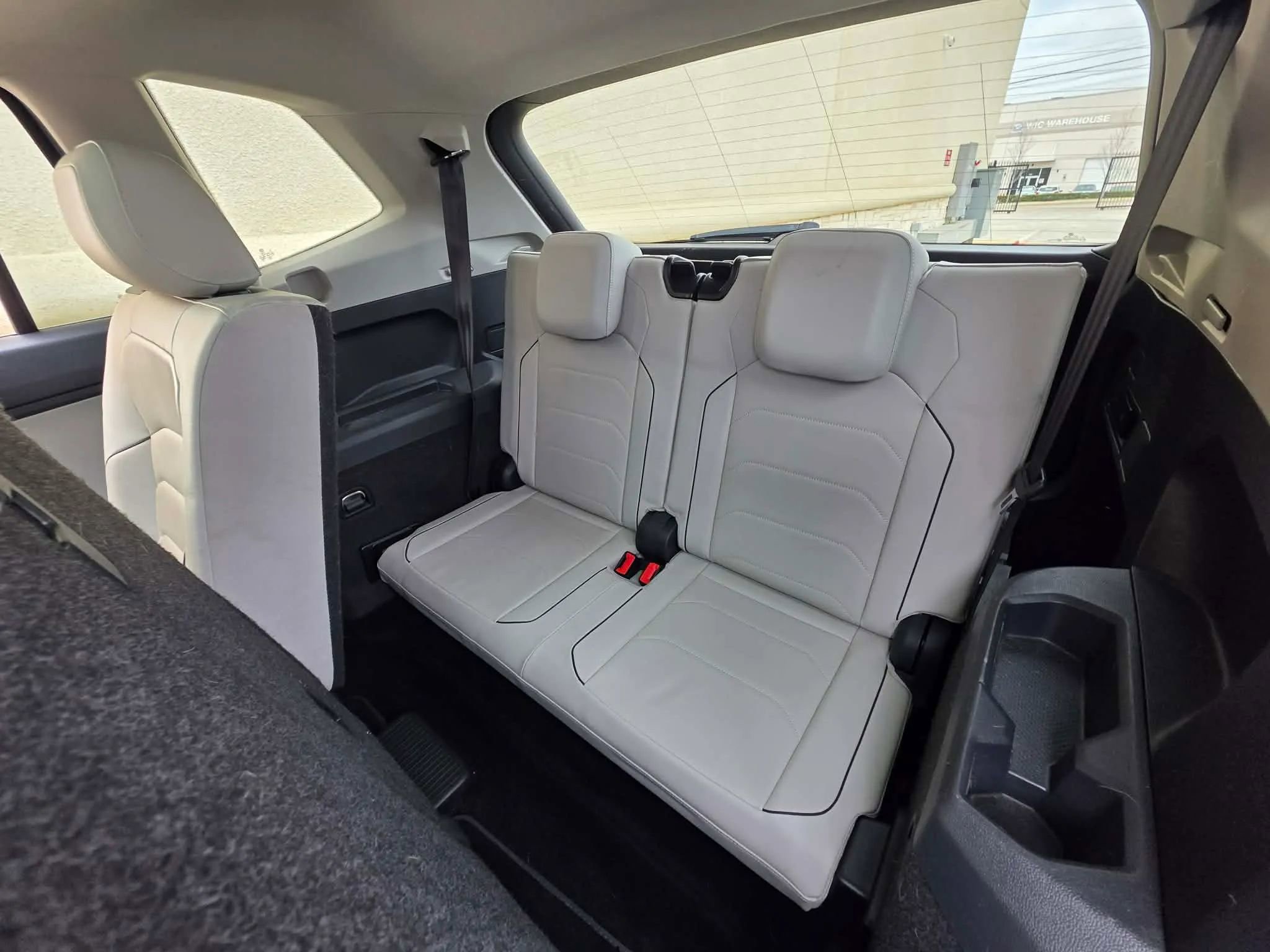 Used 2018 Volkswagen Tiguan SEL Premium image 14