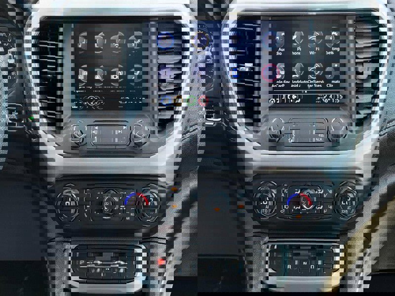 Used 2023 GMC Acadia SLE image 14